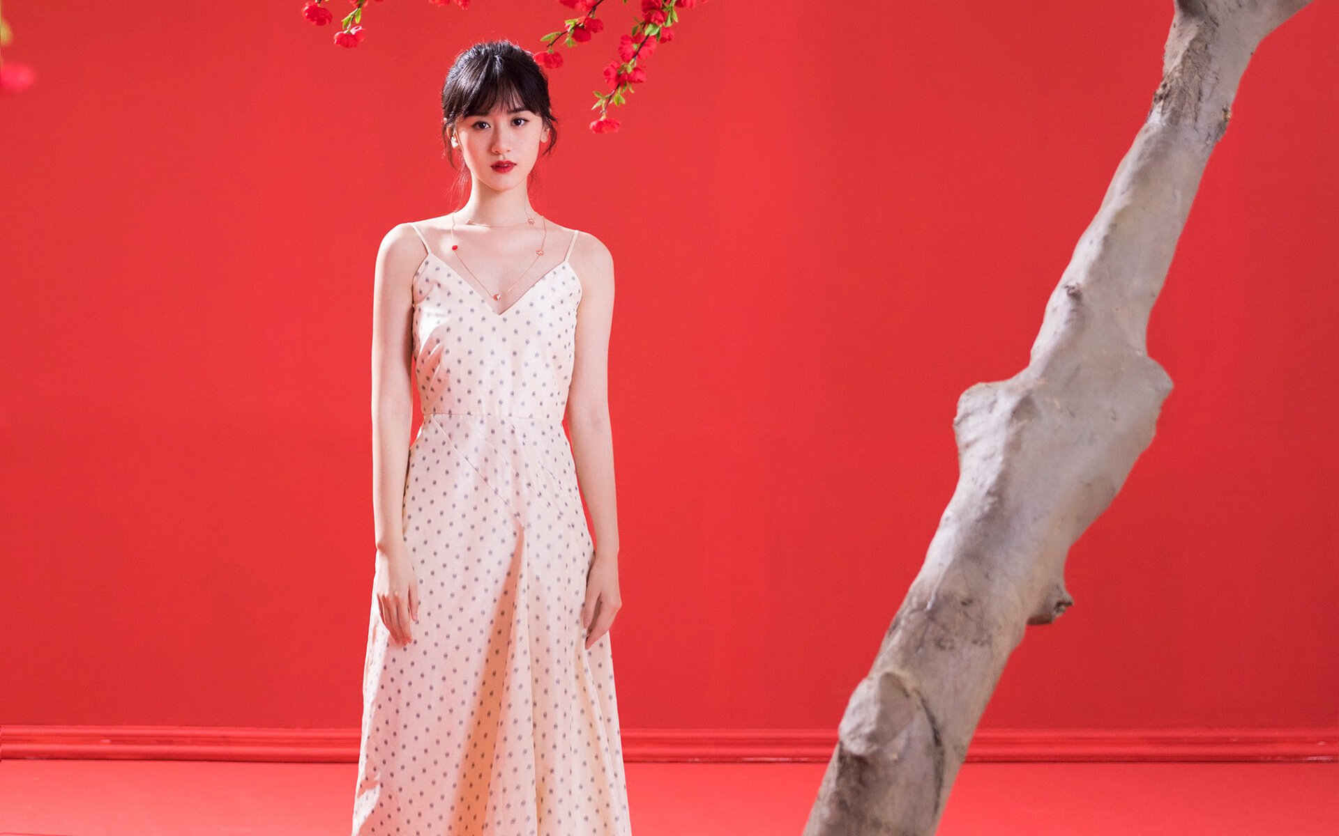 职业联赛视听内容缺乏球迷主动生产空间，职业联赛现场