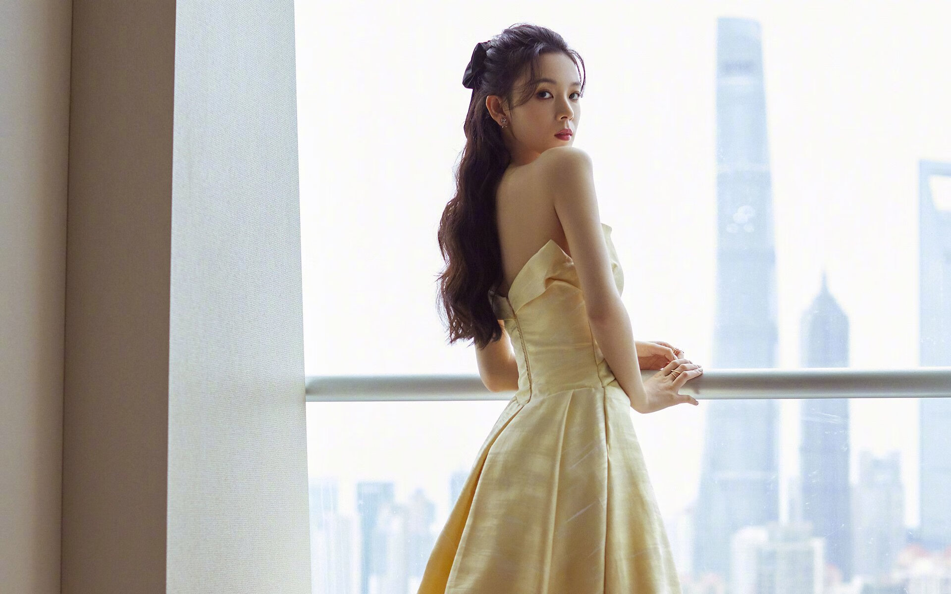 跳水环节波兰动作精准优雅，波黑跳水桥